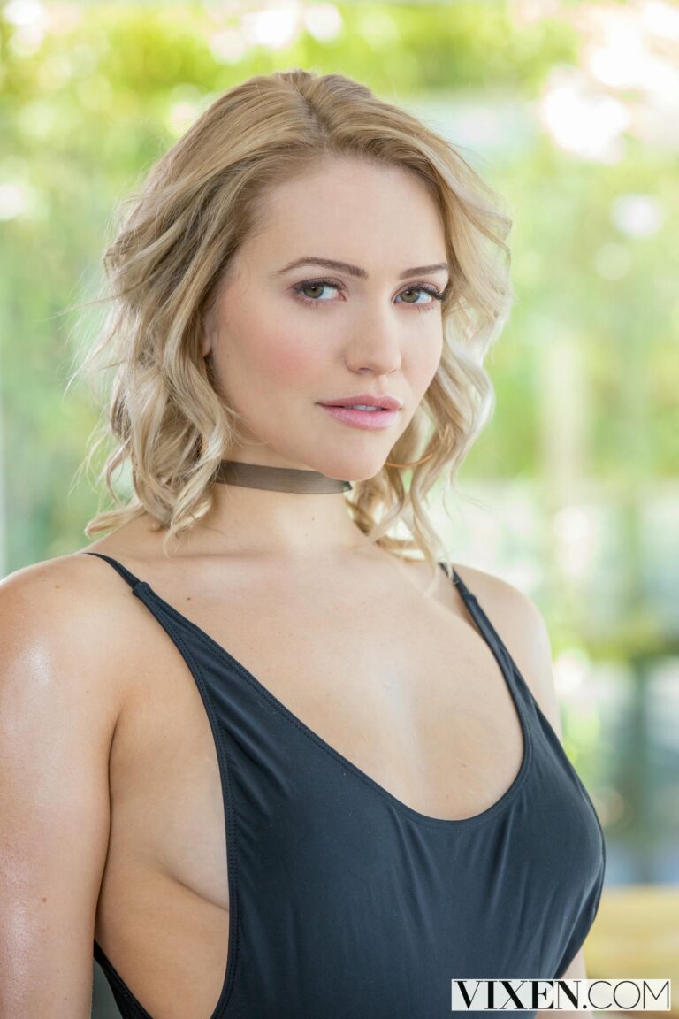 Mia Malkova vr porn videos